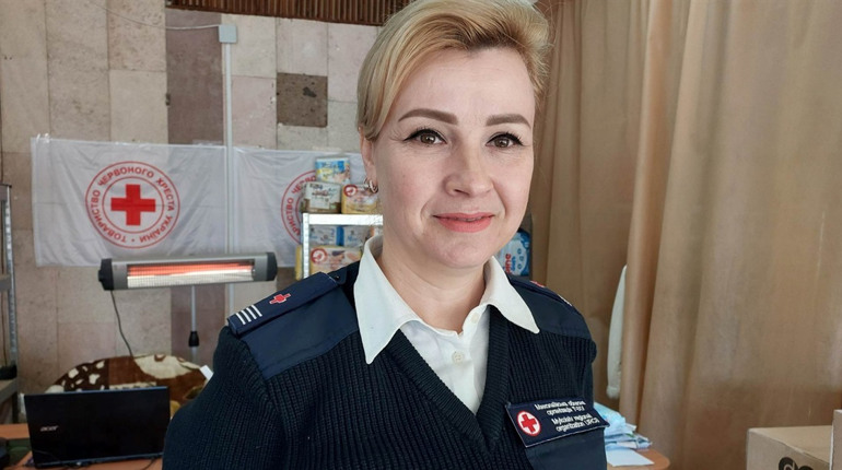 «Банк одягу»: де в Первомайську можна отримати допомогу та хто може скористатися послугами