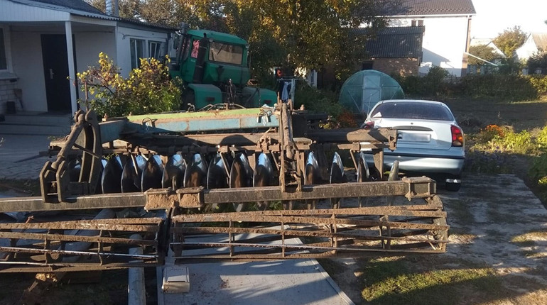 У Переяславі чоловік загинув, потрапивши під трактор