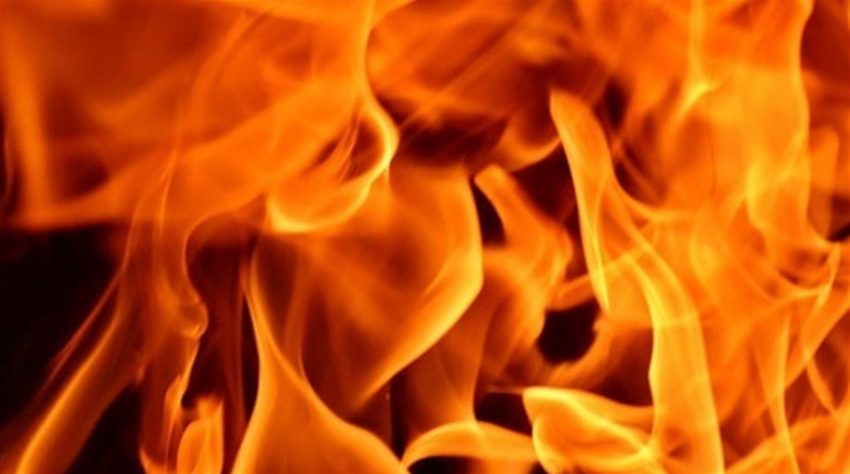 На Кременеччині рятували від пожежі житловий будинок