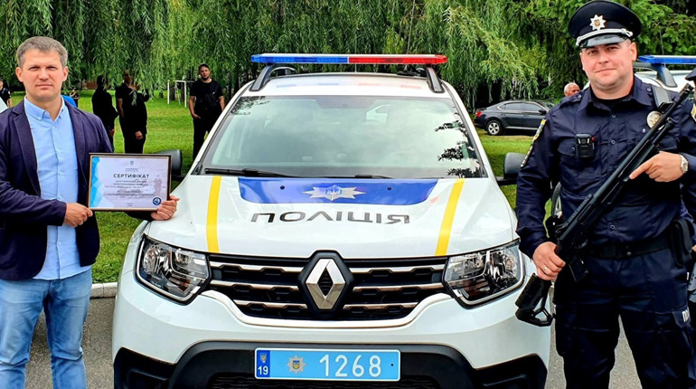 Шосткинська громада отримала новенький позашляховик Renault Duster