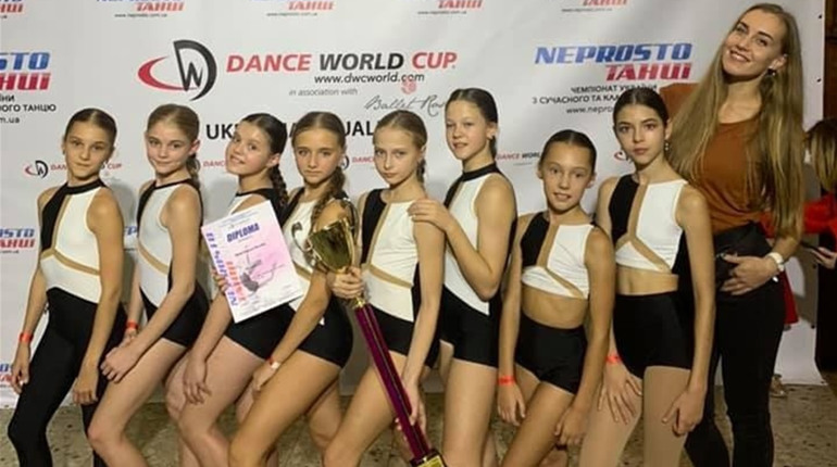 Юні чортківчанки перемагають в Neprostoтанцях