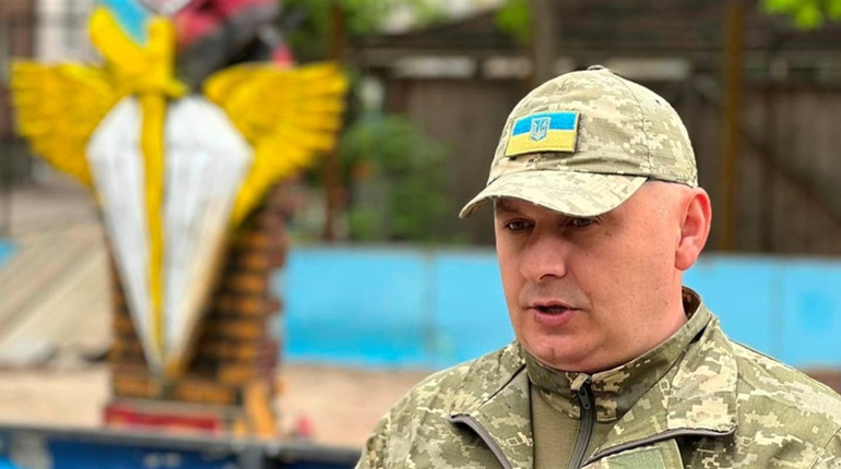 Пішки здолає відстань у 500 км: ветеран збирає 700 тис. грн на транспорт для евакуації поранених