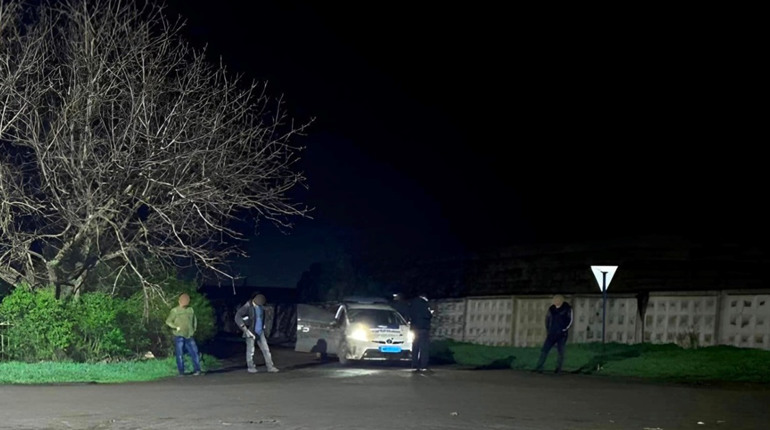 У Первомайському районі підлітки на мотоциклах потрапили в ДТП: юні пасажирка та водій в лікарні