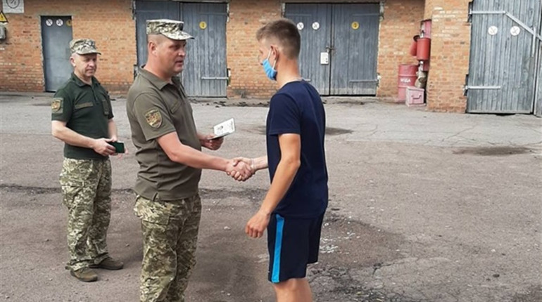 Служитимуть у президентському полку: лави ЗСУ поповнились білопільцями