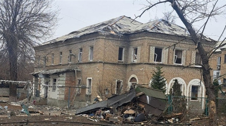 На Покровськ окупанти скинули ФАБ-250 та атакували дронами. Місцевим надають гуманітарну допомогу