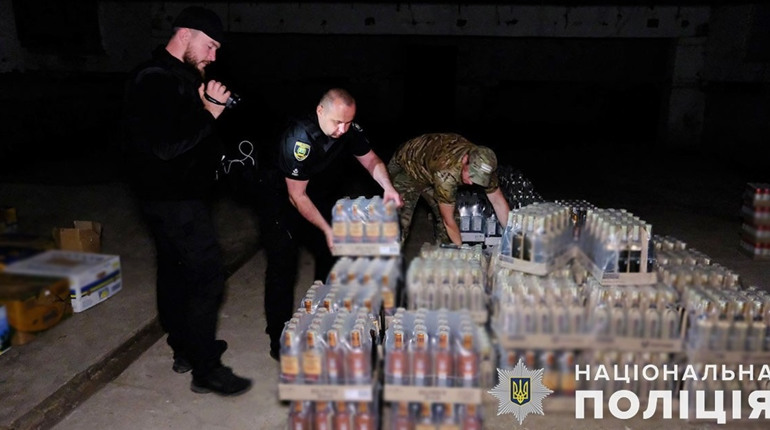 У Кураховому поліцейські викрили незаконний алкобізнес