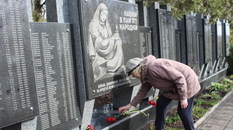 “Порівняння з калмиком ще тривалий час після війни вважалося лайкою…”