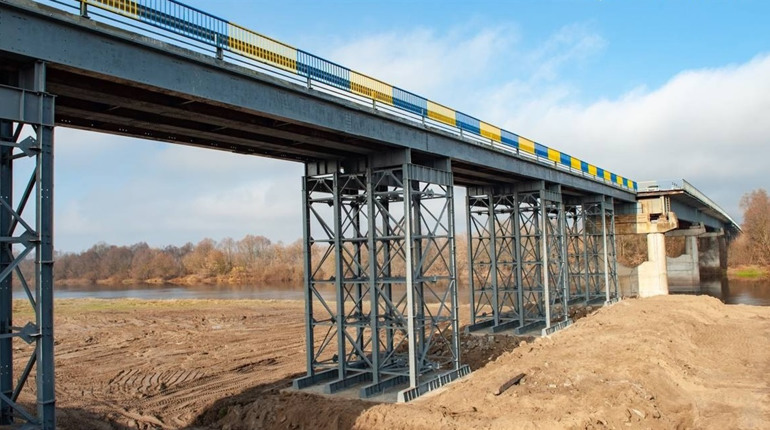 Відновили міст через Десну, що з'єднує Сумську і Чернігівську області (фото)