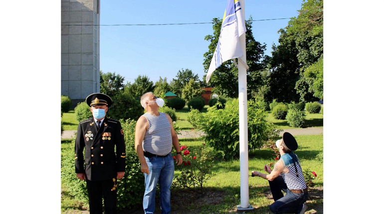 День ВМС під Військово-морським прапором. Нетішин долучився до всеукраїнського флешмобу
