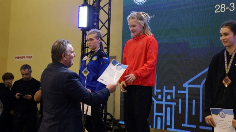 Спортсмени з Нової Каховки здобули медалі на чемпіонаті України з вільної боротьби