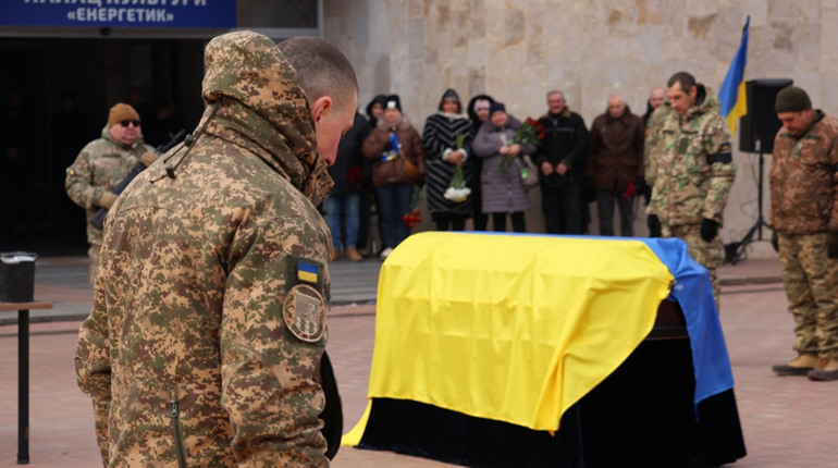 Він мріяв про родину – загинув за Україну: південноукраїнці попрощалися з Володимиром Костюкевичем