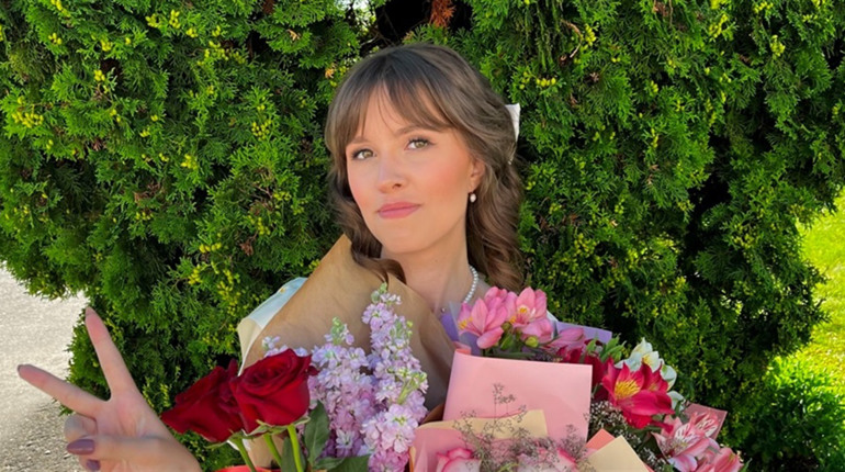 «Вчила її роками для себе». Учениця з Глухова здала НМТ з англійської на 200 та поділилася порадами