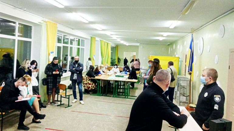 У Вараші голоси виборців рахують із порушеннями