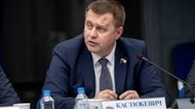 Погрожував убивством: сенатора РФ засудили за катування вчителя в Каховському районі