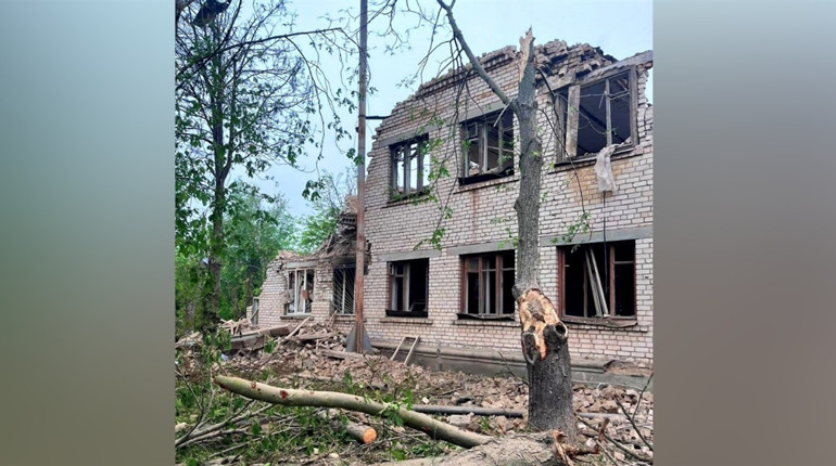На Херсонщині російські терористи атакували житлові квартали та цивільну автівку: поранені 6 людей