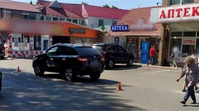 У Первомайську автівка Renault на смерть збила жінку: поліція шукає свідків трагедії