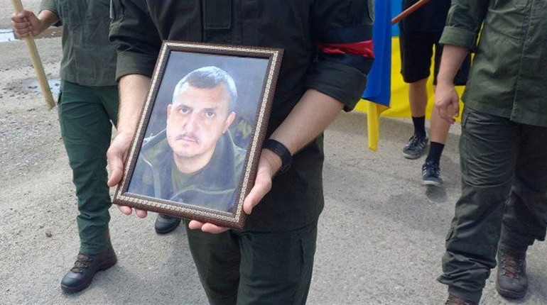 Дмитрівська громада попрощалася з капітаном Нацгвардії України Петром Дюкарєвим