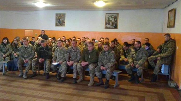 Концерт та подарунки: Біляївська громада привітала захисників України з професійним святом 