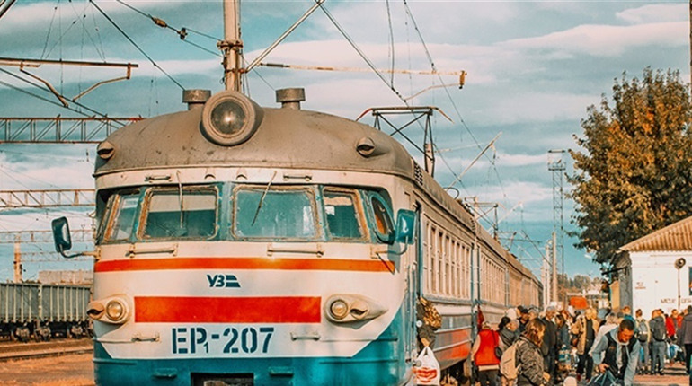 Укрзалізниця змінила розклад та маршрут низки поїздів, що курсують через Нікополь: як тепер