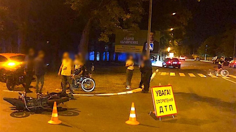 В Измаиле вечером сбили мотоциклиста, он доставлен в больницу (видео)