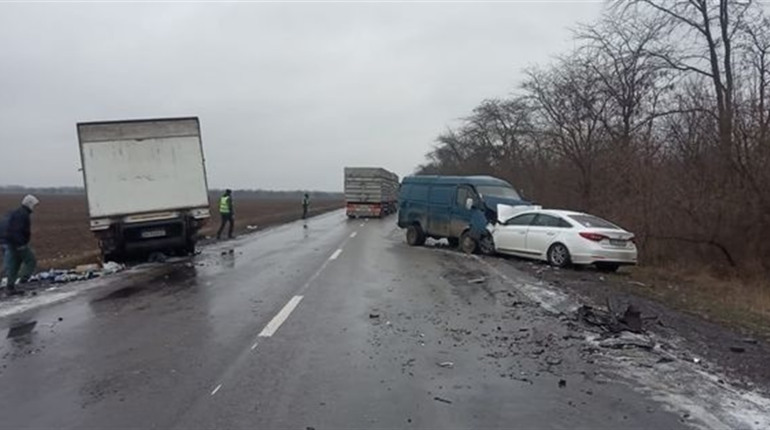Лобове зіткнення на трасі