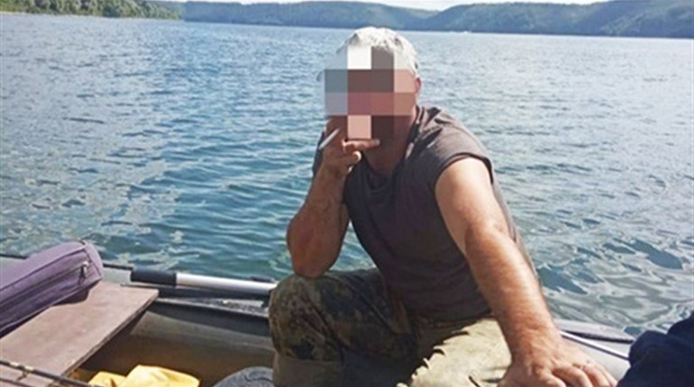 Поки риба не клювала, рибалки встигли «наклюватися» самі й заснули в човнах