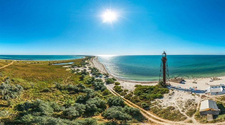 Сміття, пластик та суцільний хаос. Коротко про те, чому туристам хочуть обмежити доступ на Джарилгач