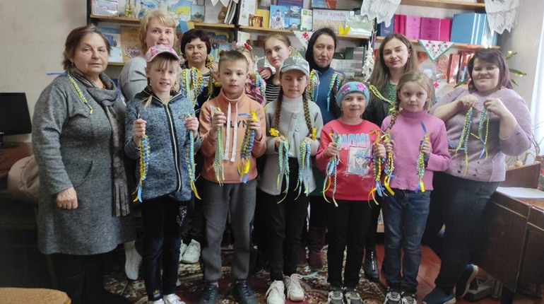 У Рафалівці організували акцію «Браслети миру»