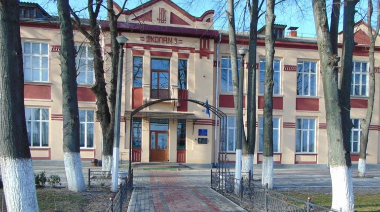Без масок на уроках та вимірювання температури: яким буде навчання у школах Фастова з 1 вересня