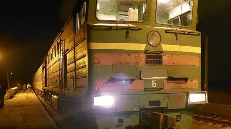 На Херсонщині пасажирський поїзд збив людину