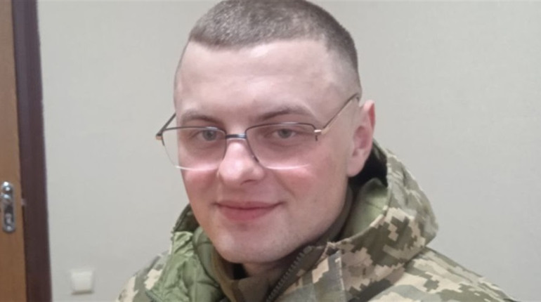 Почув, що почалася війна – зібрався у військкомат. Історія артилериста з Антонівки, що втратив ногу