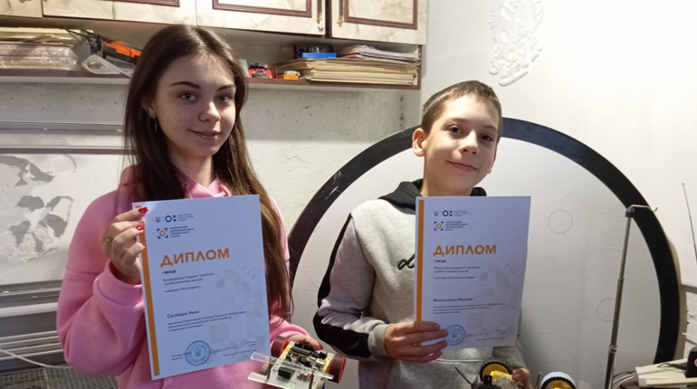 Глухівські інженери-початківці перемогли на всеукраїнських змаганнях із оригінальними роботами