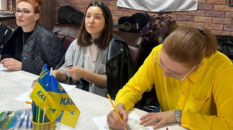 Писанка єднання: жителі Каховського району долучилися до всеукраїнської акції