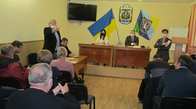 Позачергова сесія Генічеської міської ради: двох старост так і не змогли затвердити