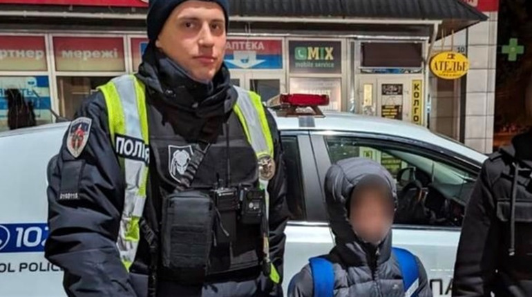 Не повертався додому, бо побився з однокласниками: поліцейські в Чернігові знайшли зниклого хлопчика