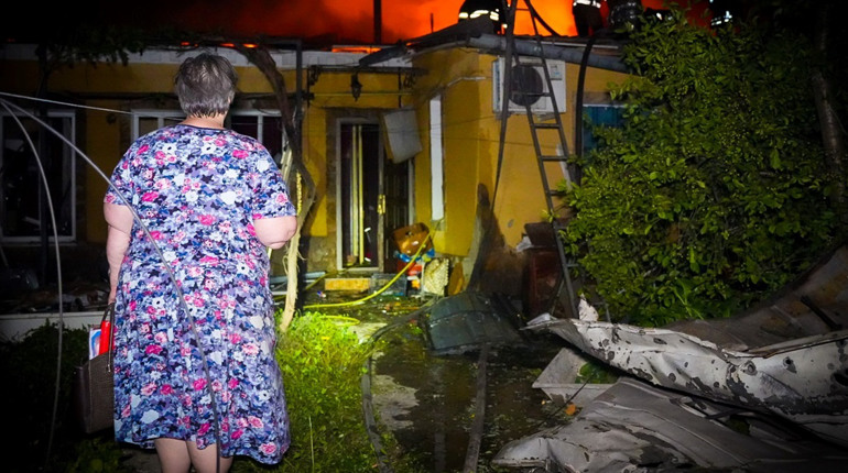 Масований удар дронами по Одесі: загинули 2 людини, є поранені, пошкоджений пологовий будинок