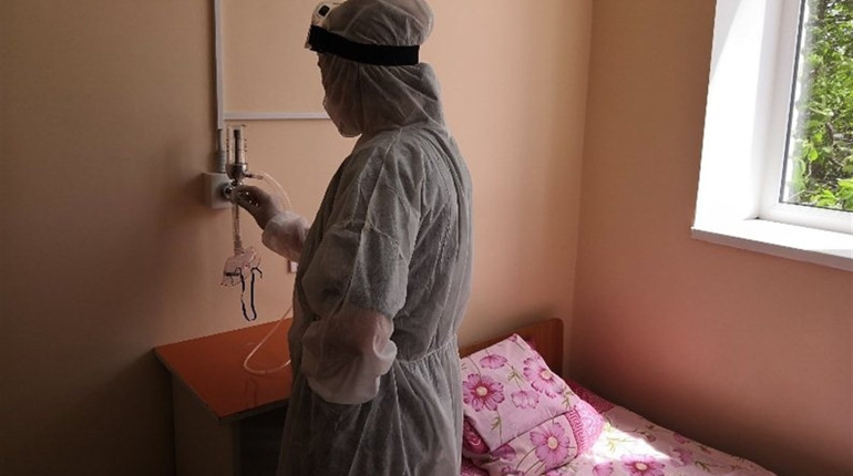 У Біляївській лікарні змонтували кисневу систему. Як вона допомагатиме хворим до і після карантину