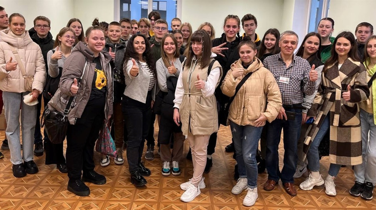 Для учасників Атомної школи на ХАЕС відбувся STEM-тур