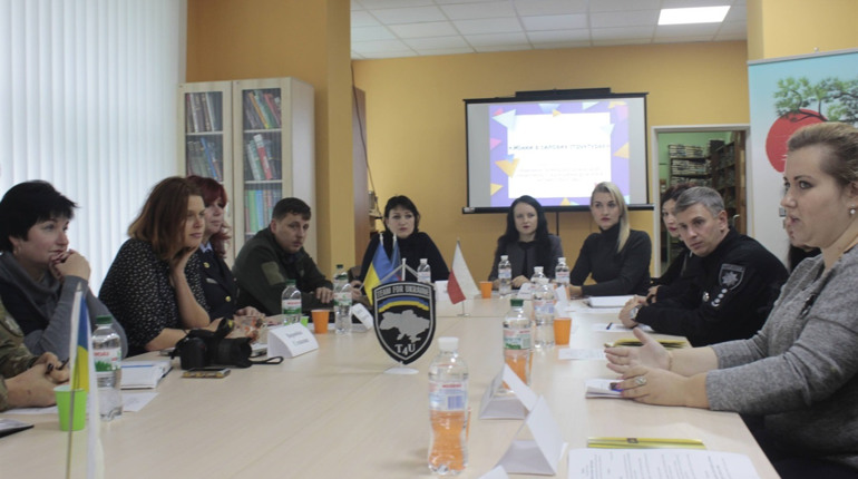 Роль женщины в силовых структурах: Попасную посетили полицейские из Чехии