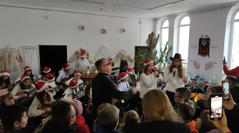 «Різдво для нескорених»: у Первомайському пролунає святковий концерт оркестру «Граймікс»