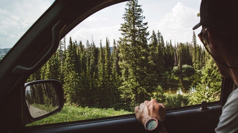 Чуже авто для мандрівки за кордон: як південноукраїнцям правильно оформити документи