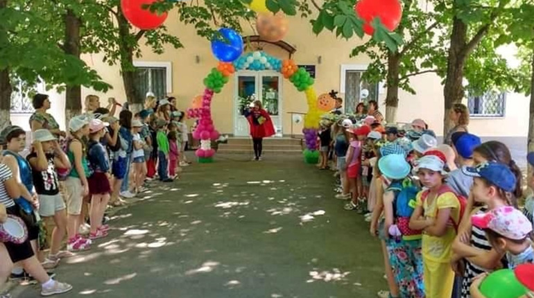 Як святкували День захисту дітей у херсонських бібліотеках: тримайте фото задоволених дітлахів