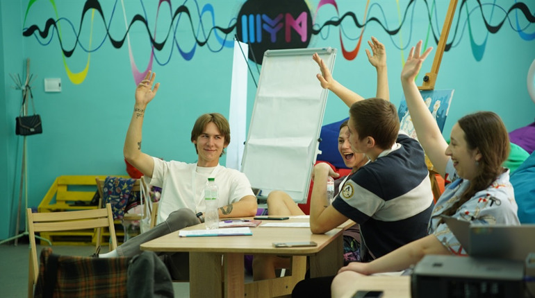 Молодь Шостки "Крокує до влади": зустріч з міським головою, депутаткою та симуляційна гра
