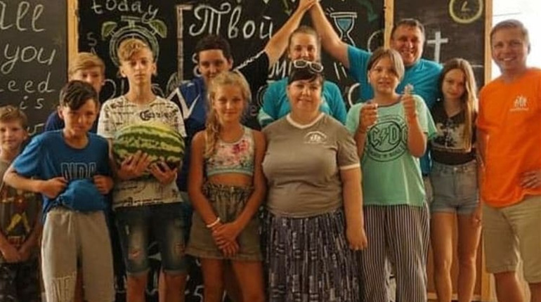 Годують, вчать уроки та грають в ігри: в Южному успішно працює дитячий центр при церкві "Вефіль"