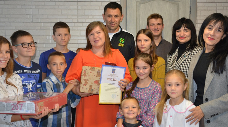 Наталія Горяченко із Золотоноші отримала високе звання «Мати-героїня»