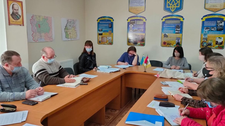 Нові правила поводження з тваринами та благоустрій: що було на виконкомі Сватівської міськради