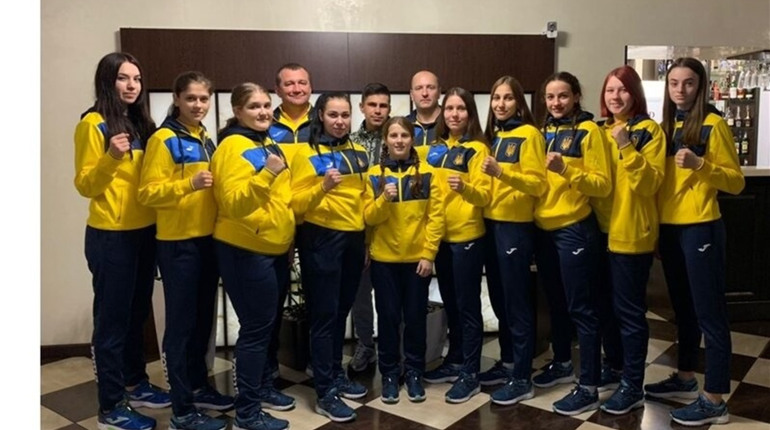 Молодіжна збірна України з боксу вирушила на Чемпіонат Європи. Серед них є й представники Херсонщини