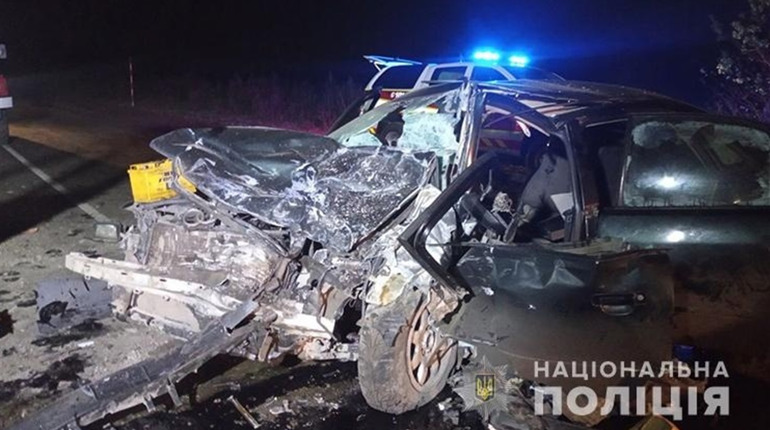 На автодорозі Почаїв — Зборів загинув водій, розтрощені авто і травмовані пасажири