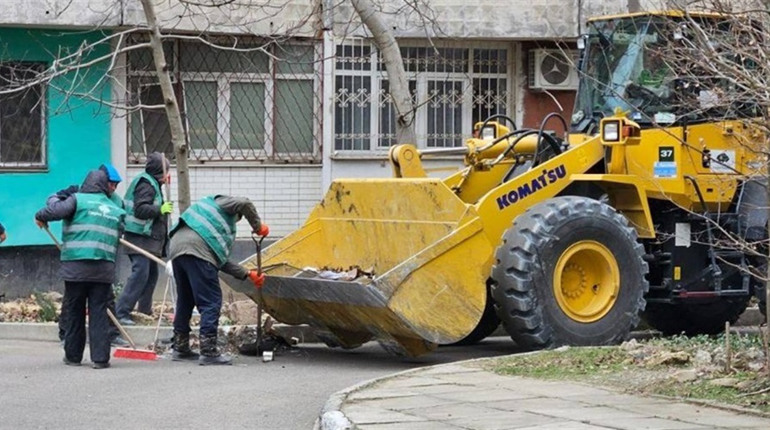 Троє людей дістали поранення: російські обстріли Херсонщини руйнували цивільну інфраструктуру