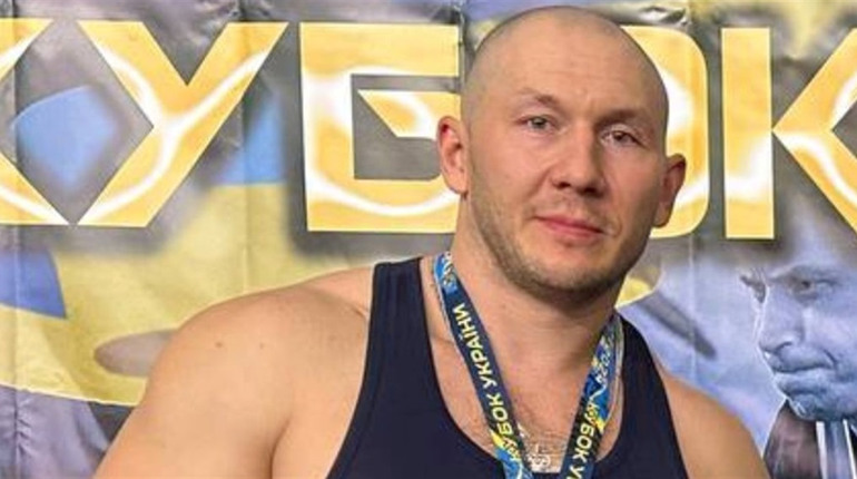 Дмитро Грицин з Південноукраїнської АЕС – подвійний чемпіон Кубка України з пауерліфтингу 2024